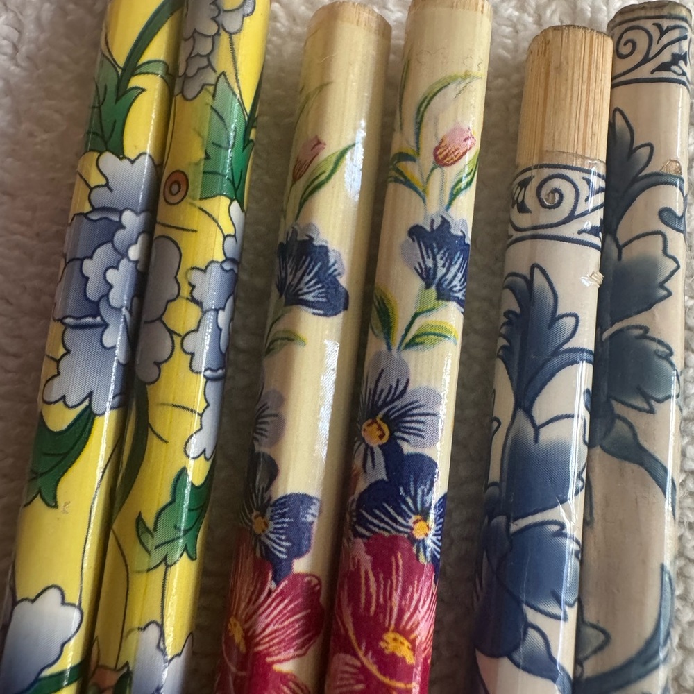 Floral Patterned Chopsticks Set